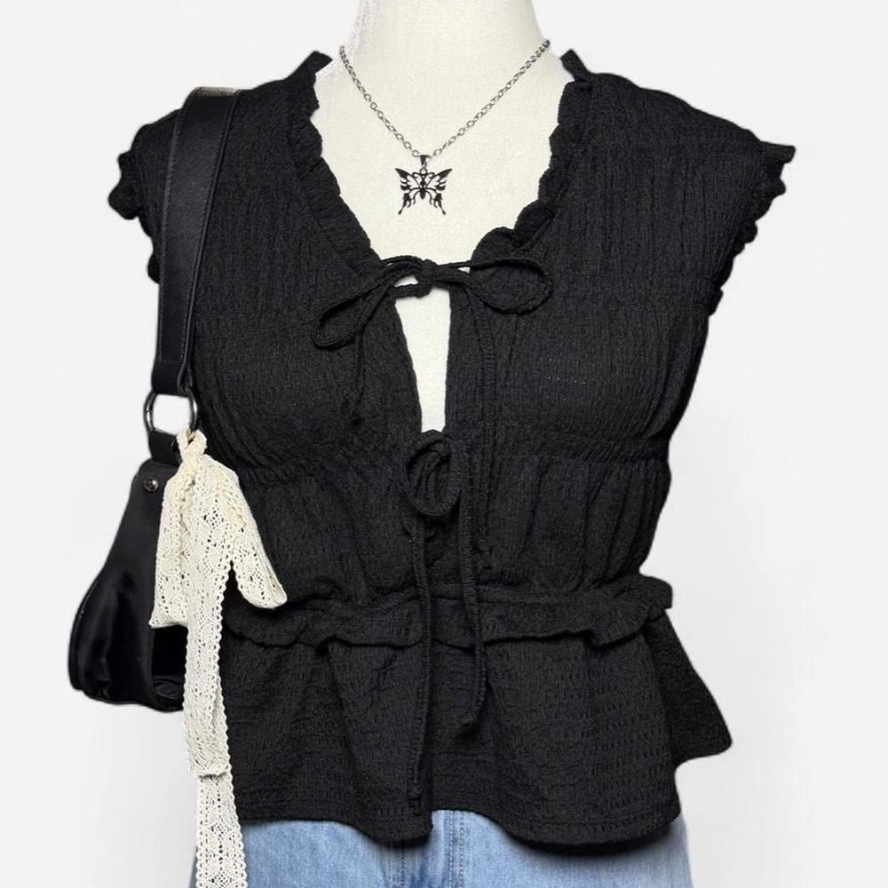 Time and Tru Black Textured Tie Front Peplum Top Cap Sleeve Smocked M 8-10